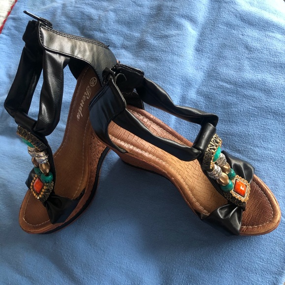 Shoes CLEARING OUT - Picture 1 of 6